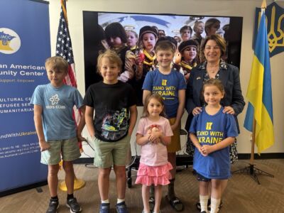 Klobuchar with kids | UNWLA - Ukrainian National Womens League of America