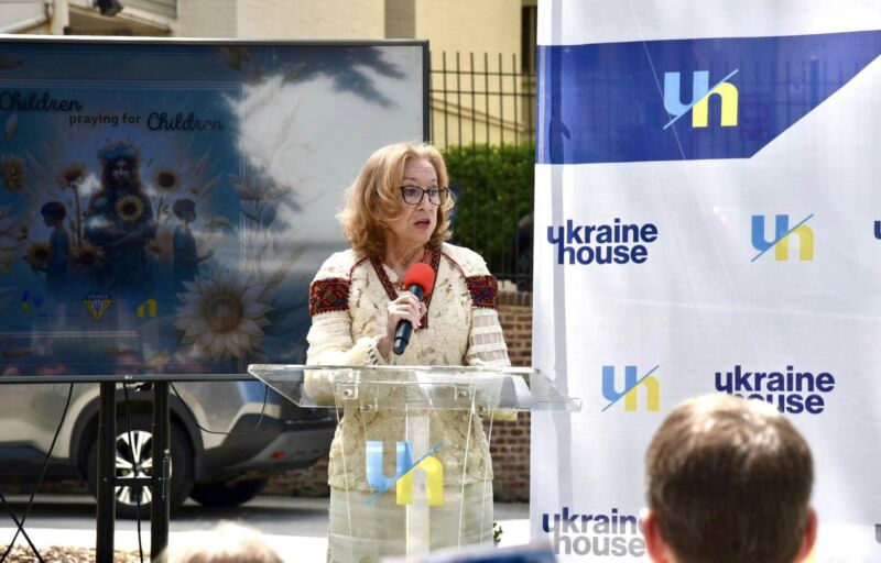 Marta Fedoriw speaks at the event in DC | UNWLA - Ukrainian National Womens League of America